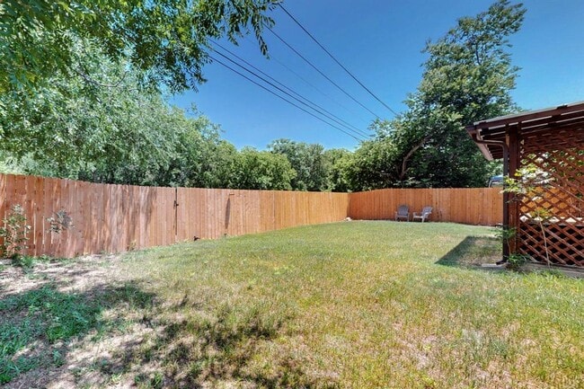 Building Photo - 2508 Willow Way