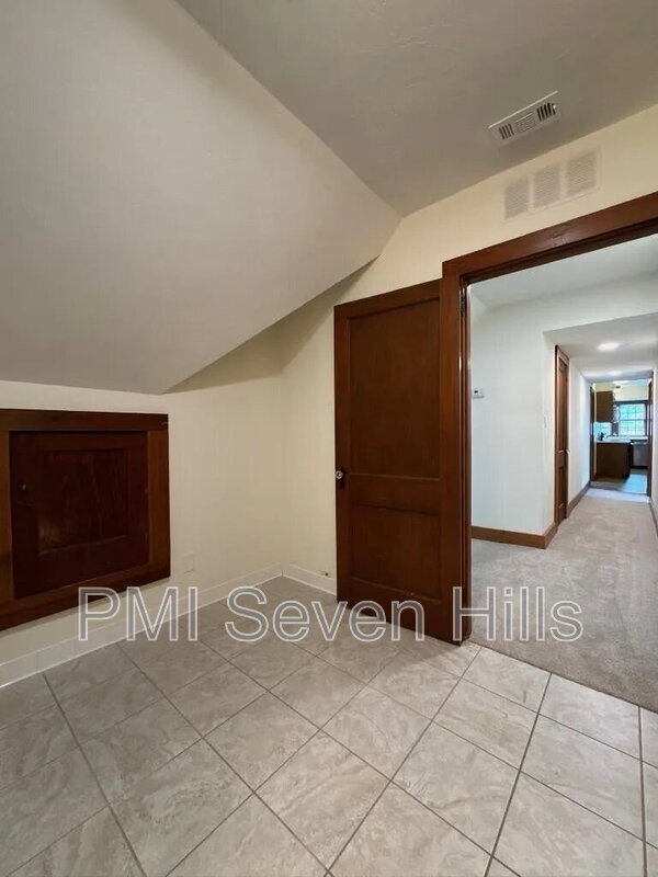 Building Photo - 1643 Fernando Dr