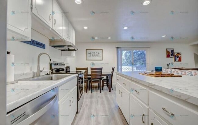 Building Photo - Stylish Tahoe Retreat with Modern Kitchen ...