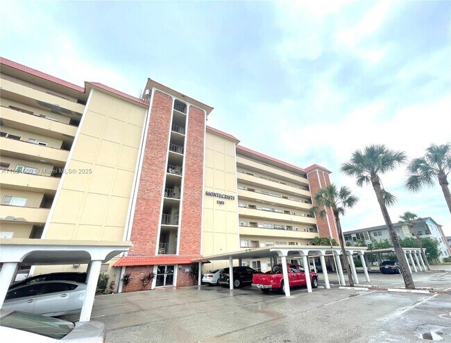 Building Photo - 1101 Crystal Lake Dr