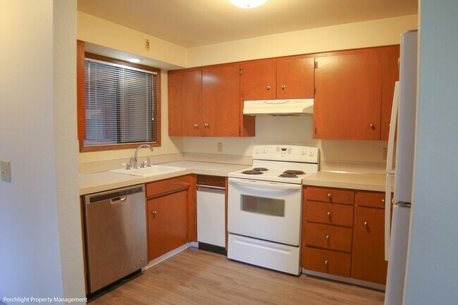 Building Photo - 408 La Villa Dr