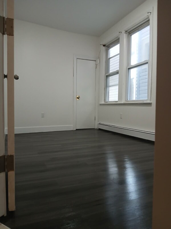 Building Photo - 66 Linden Ave