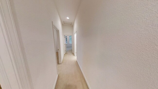 Building Photo - 1823 N Holly Ave