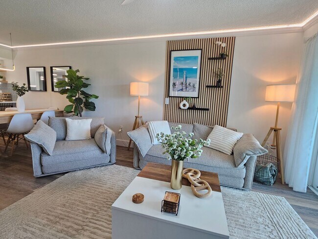 Building Photo - Gorgeous Seasonal Short-Term 2 Bedroom 2 Bathroom 2nd Floor Condo with Golf Transfer at Farmingto...
