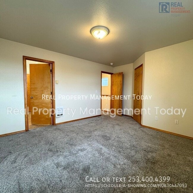 Building Photo - 3507 S 43rd St