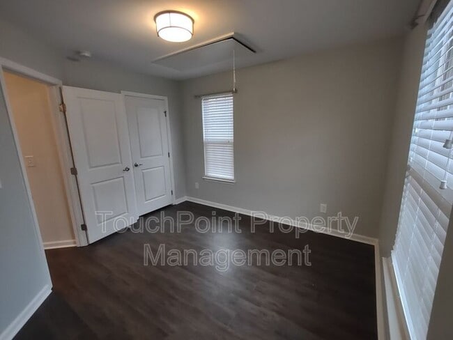 Building Photo - 4073 Zilker Park Dr