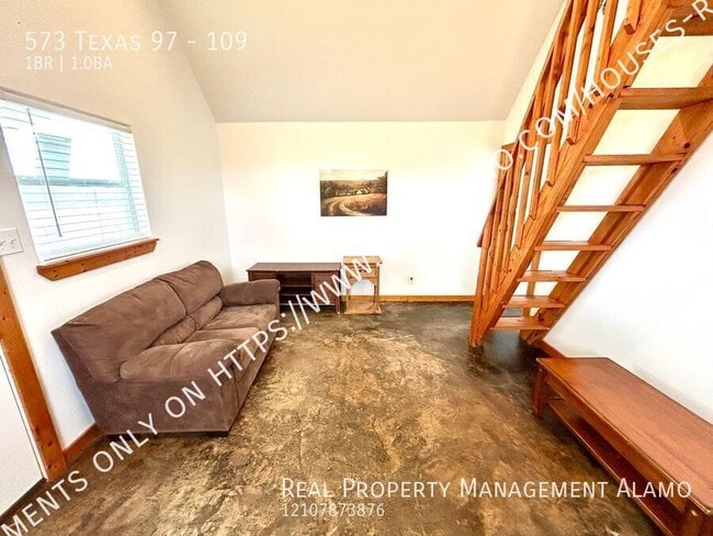 Building Photo - 573 TX-97
