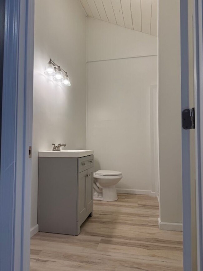 Building Photo - 16 Knightville Dam Road