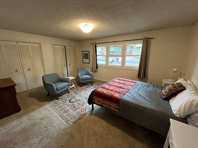 Building Photo - Lease Takeover Starting June 1st | Spacious 5-Bedroom Home Near Downtown Flagstaff