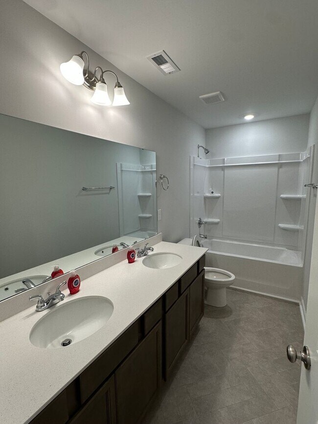 Building Photo - 926 Lodgepole Ln