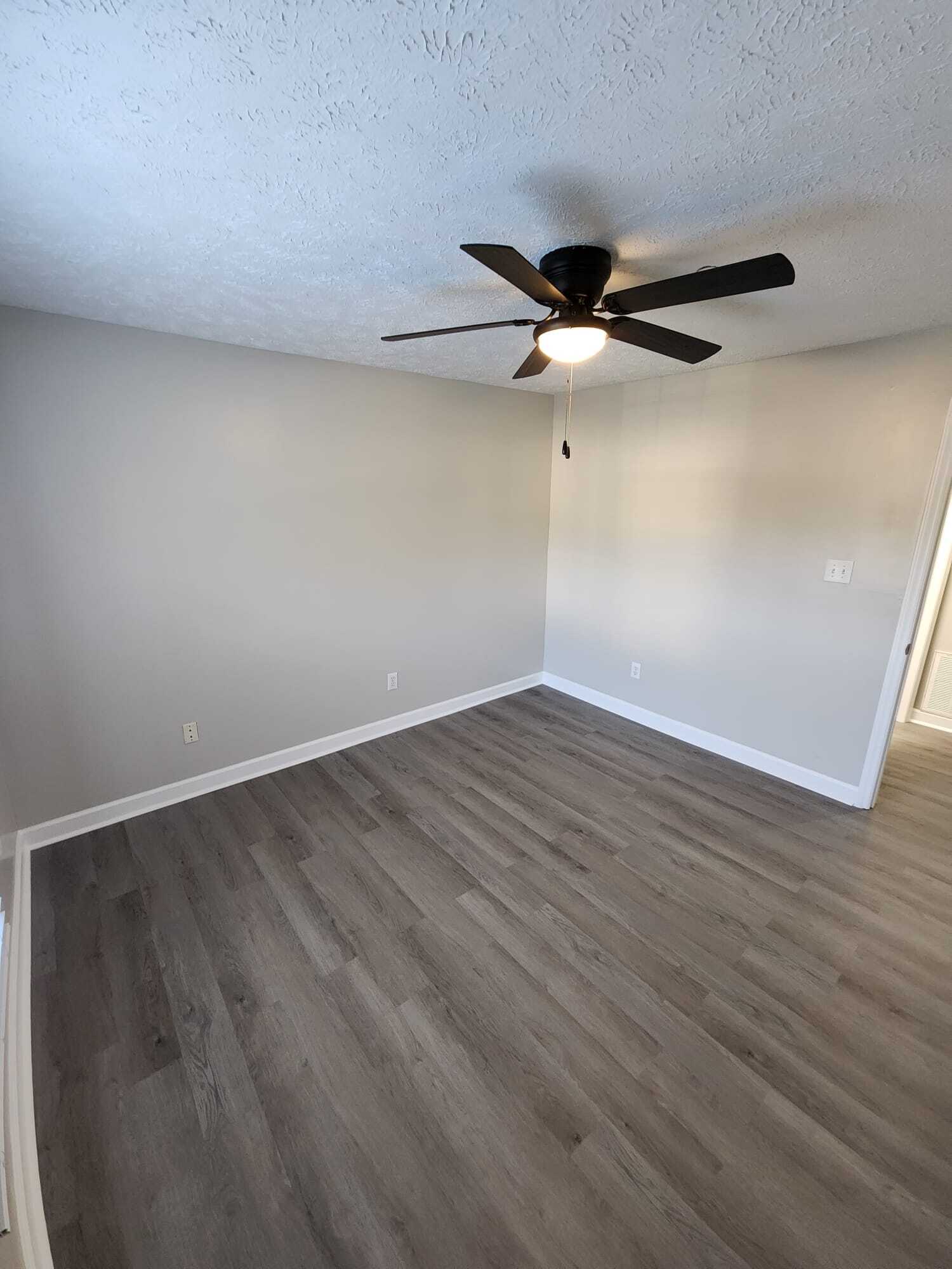 Building Photo - 330 Bubble Creek Ct