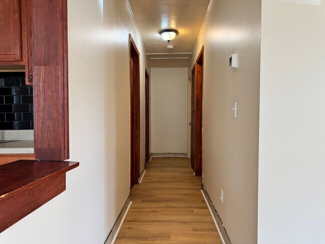 Building Photo - 3 Bedroom 2 Bathroom Home in SW Oklahoma C...