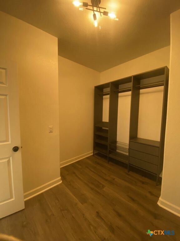 Building Photo - 7105 Golden Oak Ln