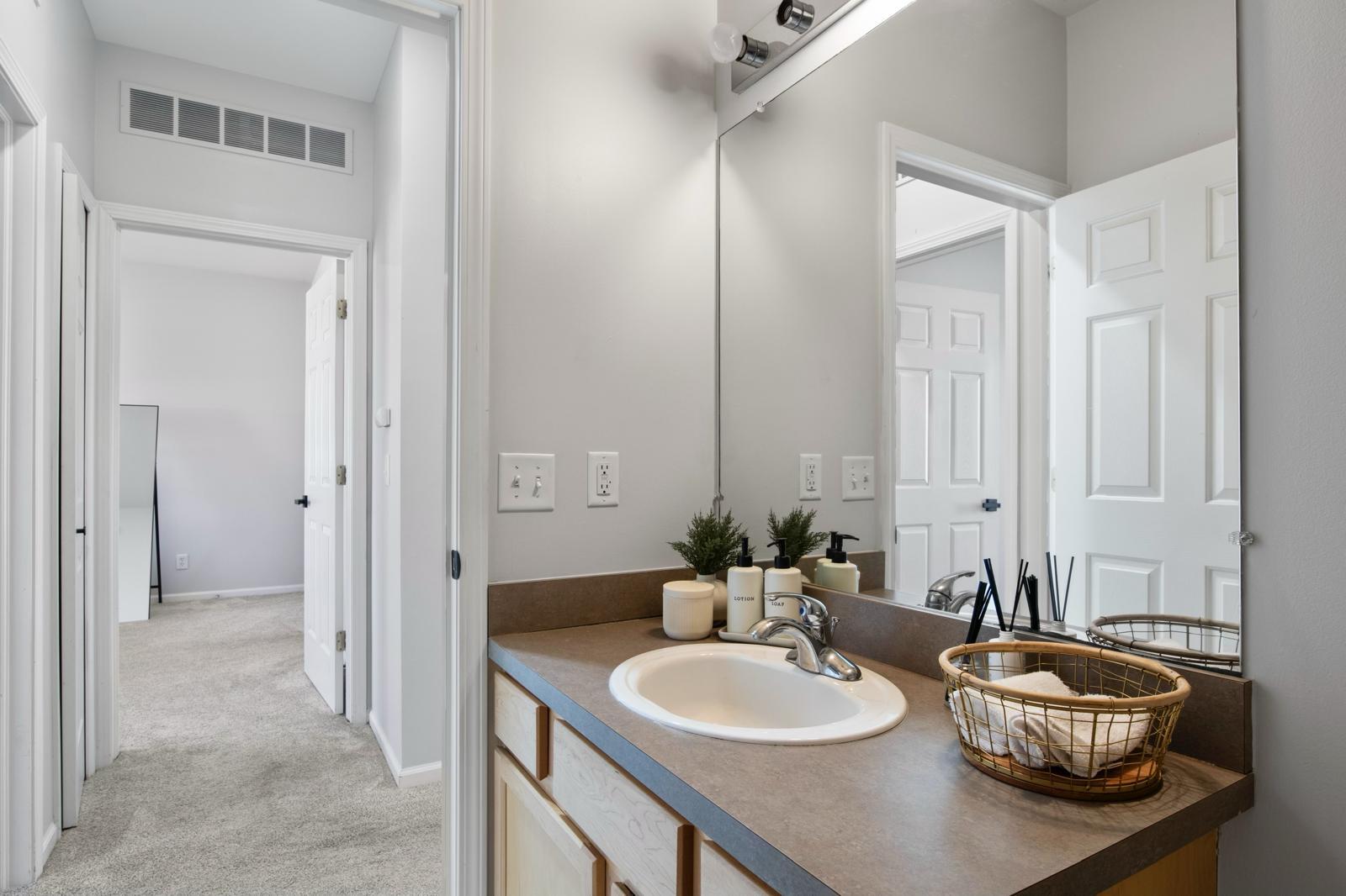 Guest BathR - 40433 Glen Eagle Ln