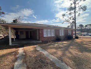Building Photo - 904 Vann St