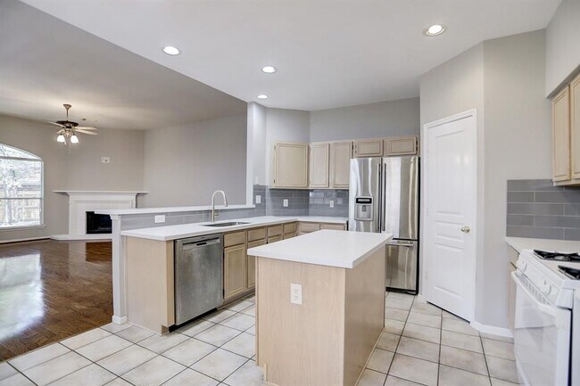 Building Photo - 23 Rosewater Pl