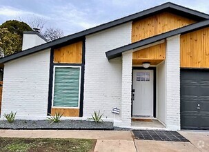 Building Photo - Completely Renovated 3 BR home! 5 mins to ...