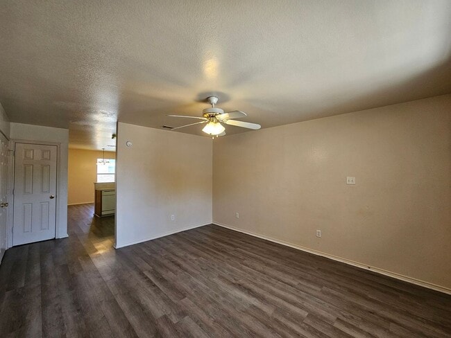 Building Photo - 3407 Toledo Dr