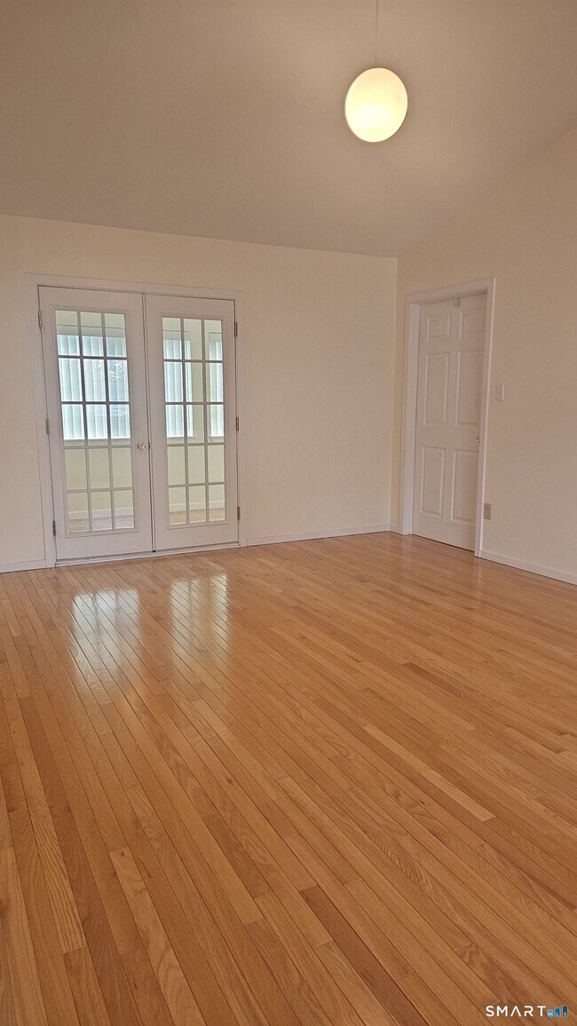 Building Photo - 20 Apple Way