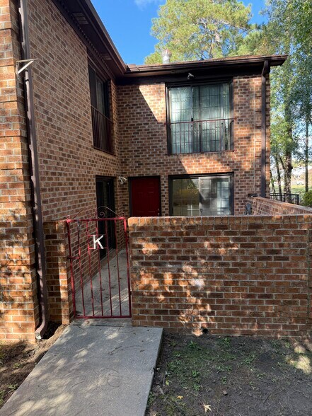 Building Photo - 720 Coventry Ln