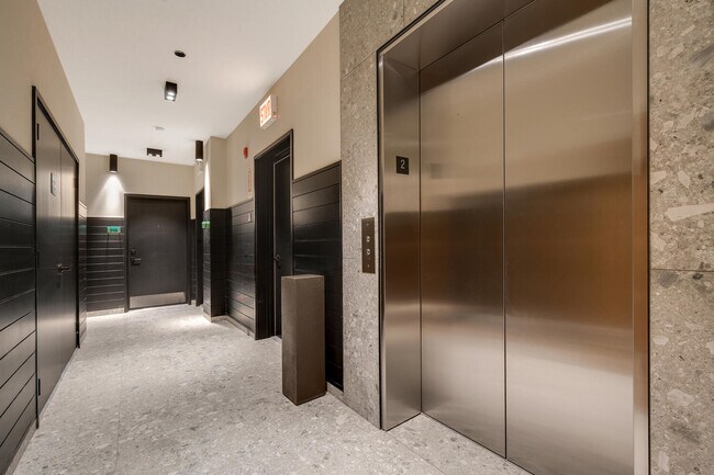 Building Photo - 1257 N Ashland Ave