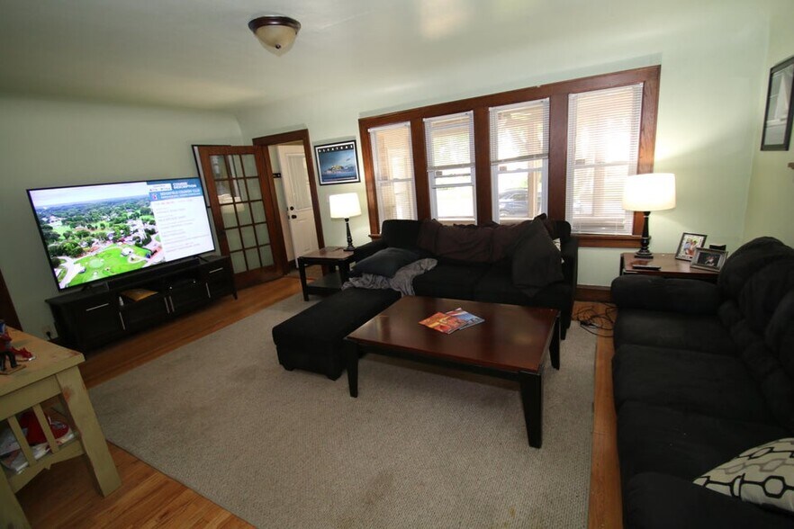 Building Photo - 2639 N 61st St