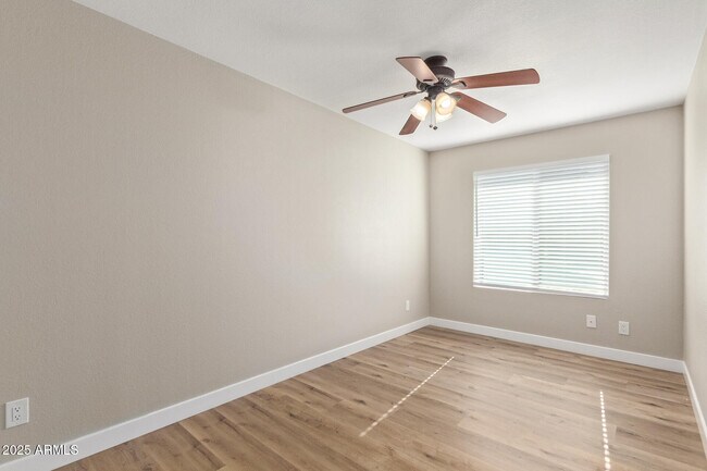 Building Photo - 1747 S Windsor