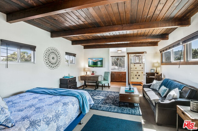 Building Photo - 10721 Aqua Vista St