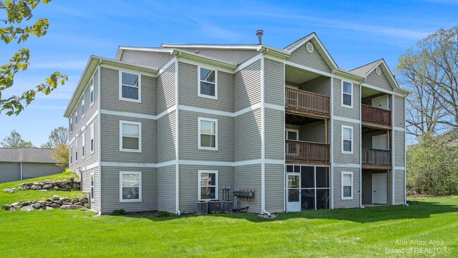 Building Photo - 1328 Heatherwood Ln