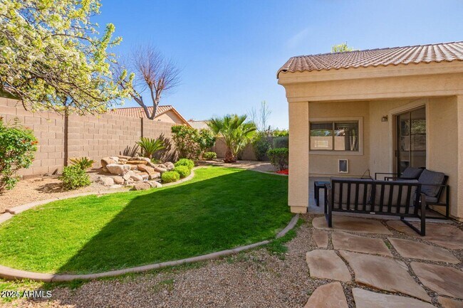 Building Photo - 10419 N 58th Dr