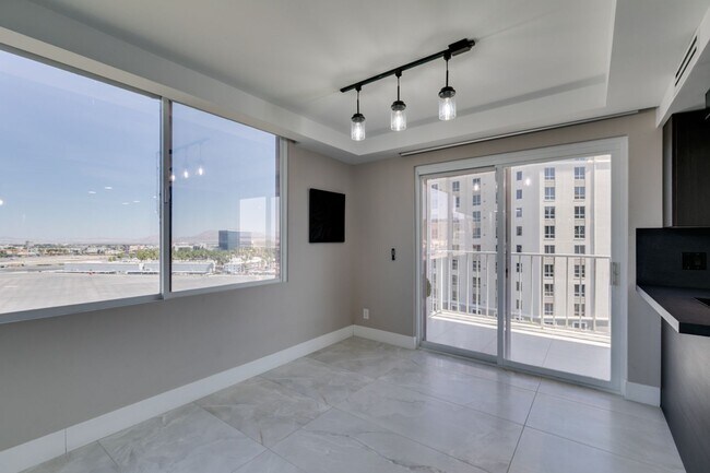 Building Photo - 205 E Harmon Ave