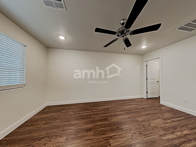 Building Photo - 720 Terrain Star Ave