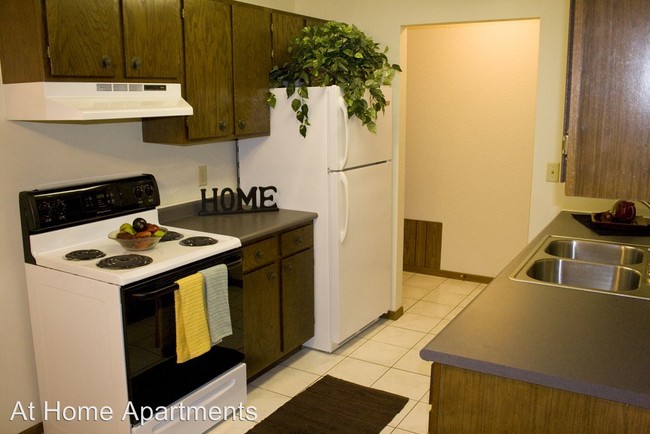 Building Photo - 1420 Terrace Dr