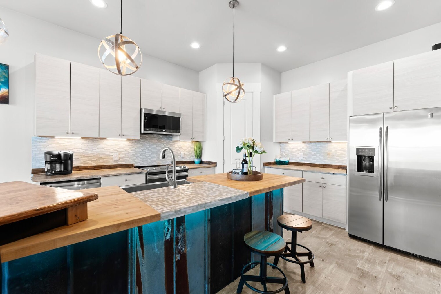 Building Photo - 7154 Nancy Lee Cir