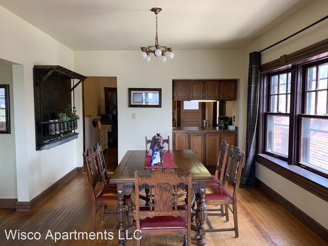 Building Photo - 1614 E Royall Pl
