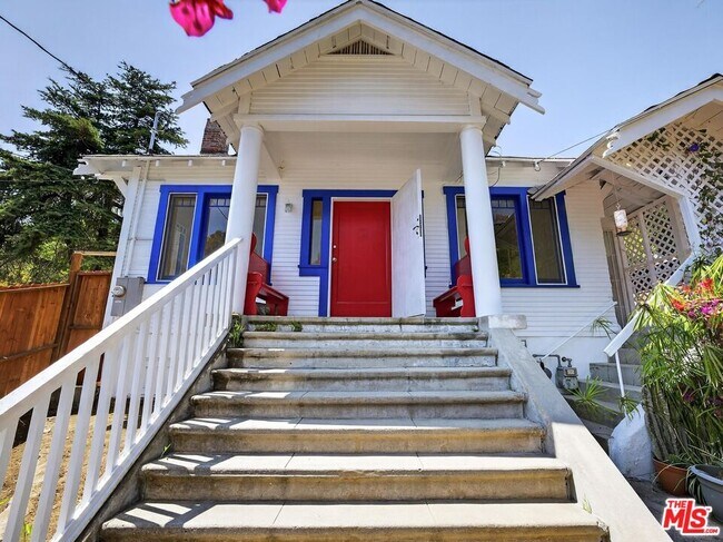 Building Photo - 2565 Glen Green St