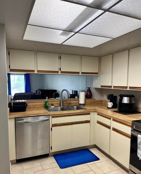 Building Photo - 441 N Harbor City Blvd