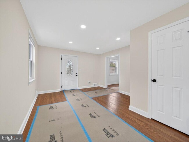 Building Photo - 10506 Lorain Ave