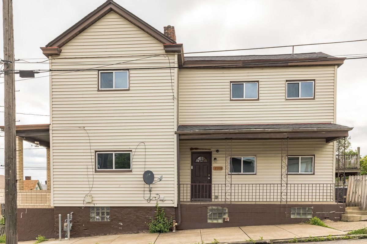 Building Photo - 2318 Eccles St