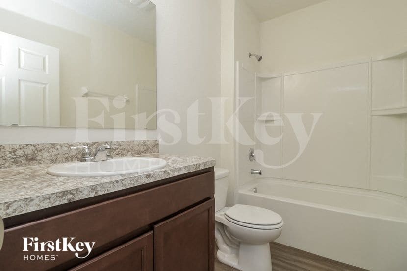 Building Photo - 893 Taluga Ave SE