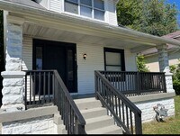 Building Photo - Gorgeous 3 bedroom fully renovated house!