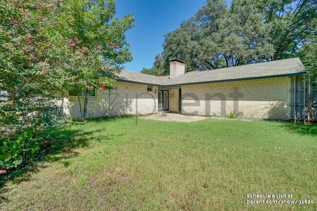 Building Photo - 8730 Grenadier Dr