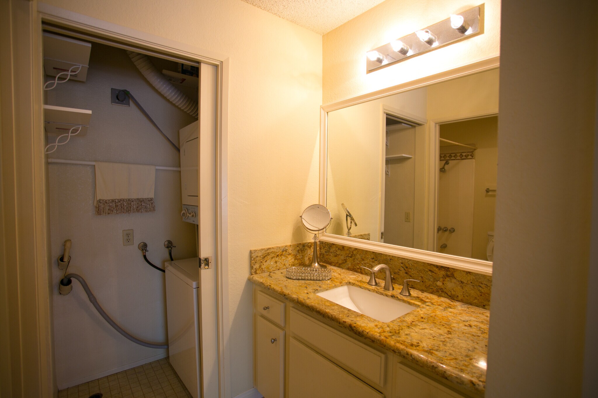 Building Photo - 4060 Rosenda Ct