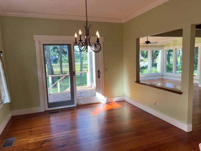 Building Photo - Gorgeous Marsh Views in Moss Creek!