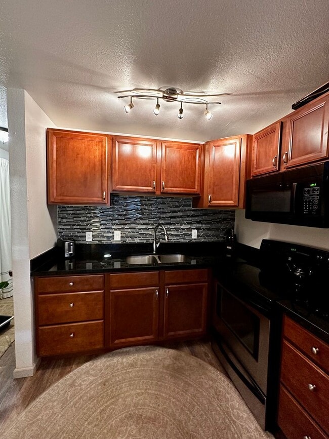 Building Photo - Maui Lani Terraces ocean view studio, with 1 reserved parking space