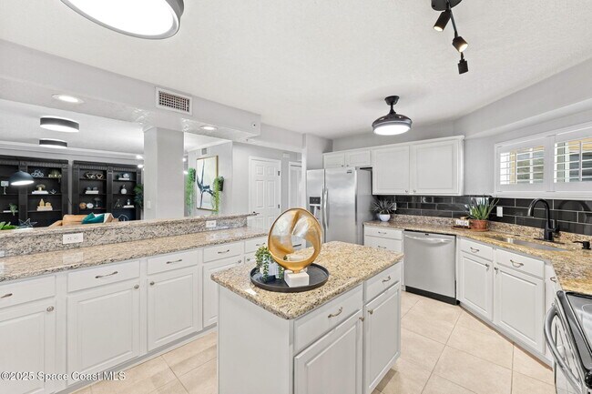 Building Photo - 1493 S Atlantic Ave