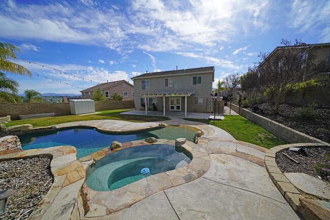 Building Photo - 27863 Knight St