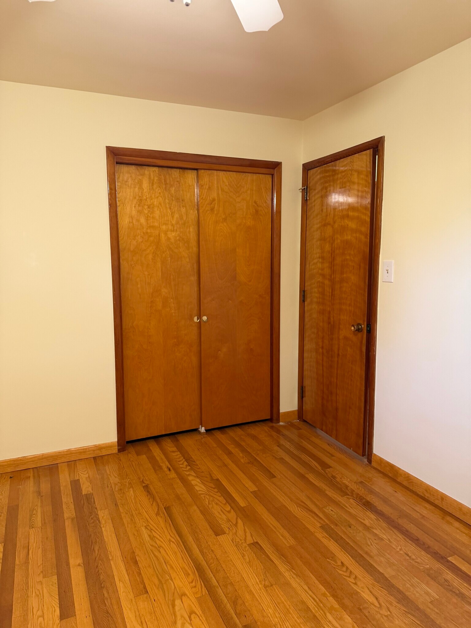 Building Photo - 625 E Queen St