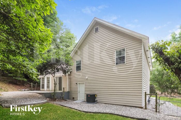 Building Photo - 5835 Shadewater Dr