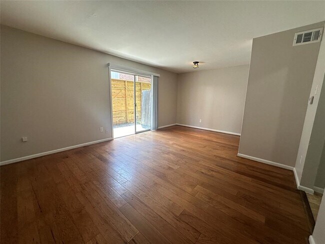 Building Photo - 5123 Del Monte Dr